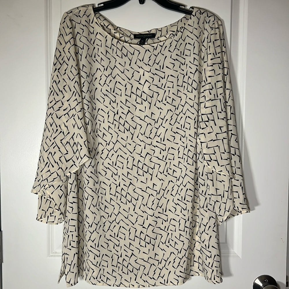 🪻Banana Republic Lightweight Blouse🪻